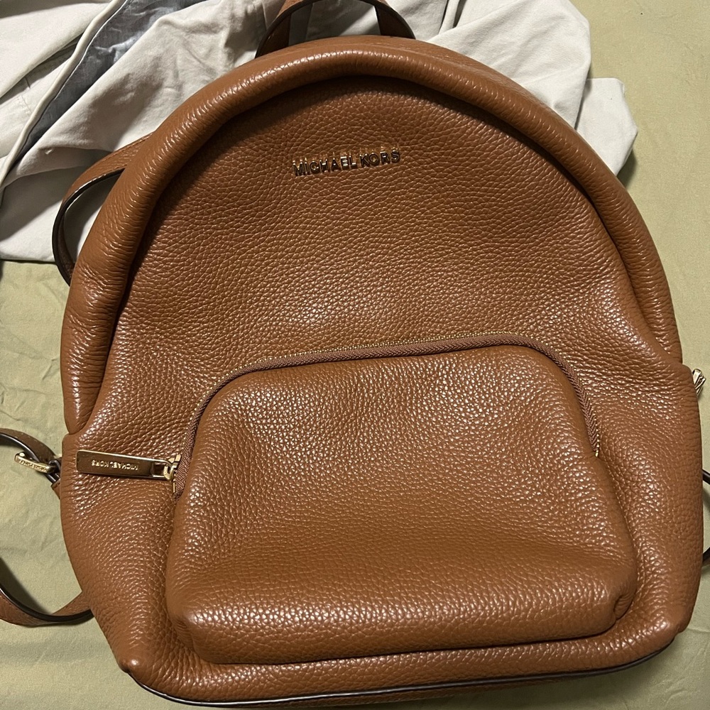 MICHEAL KORS MEDIUM PEBBLED BAGBACK